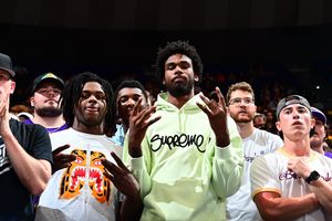 Image post by @LSUwbkb on Twitter