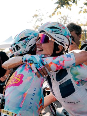 Image post by @wmncycling on Instagram
