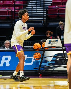 Image post by @uni_basketball on Instagram