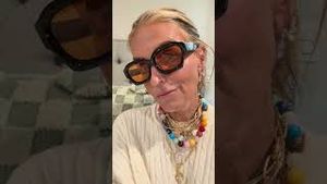 Video post by @shop.with.caroline on YouTube