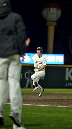 Video post by @shotsbysophie on Facebook