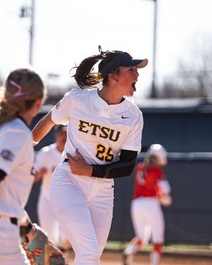 Image post by @etsubucssoftball on Instagram