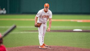 Image post by @TexasBaseball on Twitter