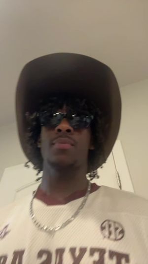 Video post by @3bartee on TikTok