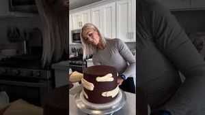 Video post by @theblondewhobakes on YouTube