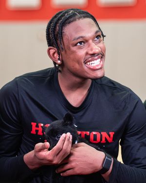 Image post by @uhcougarmbk on Instagram