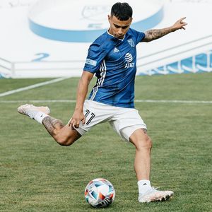 Image post by @lucaszelarayan on Instagram