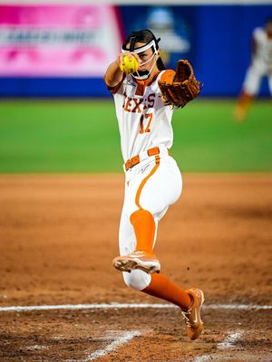 Image post by @texassoftball on Instagram
