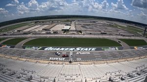 Video post by @echoparkspeedway on Facebook