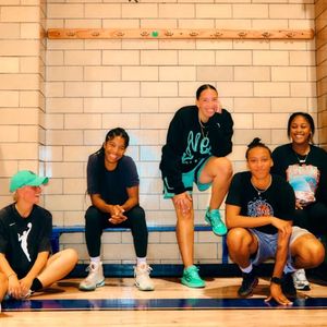 Image post by @ladieswhohoop on Instagram