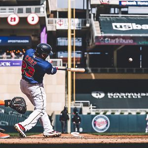 Image post by @twins on Instagram