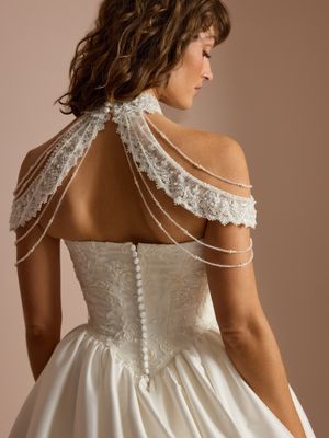 Image post by @vowdweddings on Instagram