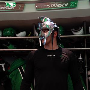 Image post by @undmhockey on Instagram