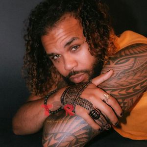 Image post by @theshaderoom on Instagram