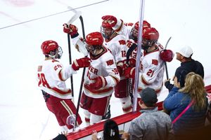 Image post by @du_hockey on Instagram