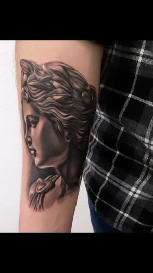 Video post by @skindesigntattoos on Instagram