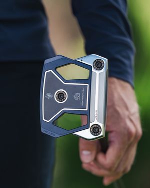 Image post by @taylormade_golf_japan on Instagram