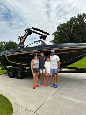 Image post by @charlotteskiboats on Facebook