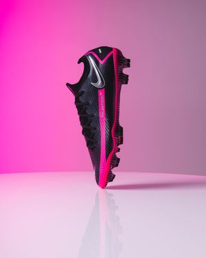 Image post by @soccerdotcom on Instagram
