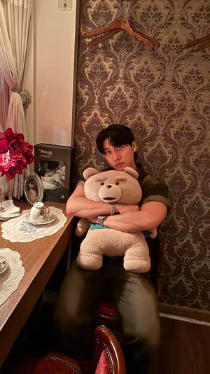 Image post by @livehooni on TikTok