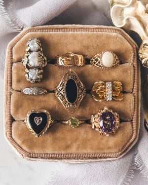 Image post by @maejeanvintage on Instagram