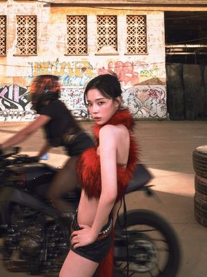 Image post by @ellemenhk on Instagram