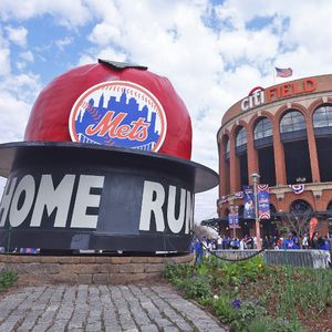 Image post by @MLB on Twitter