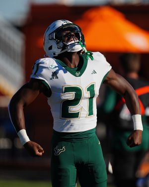 Image post by @usffootball on Instagram