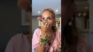 Video post by @shop.with.caroline on YouTube