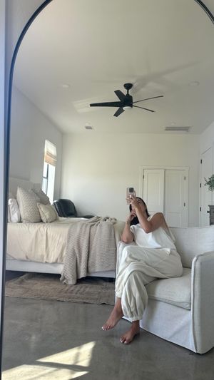 Video post by @sabrinanoellee on Instagram
