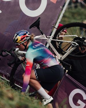 Image post by @wmncycling on Instagram