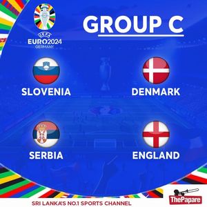Image post by @thepaparefootball on Facebook
