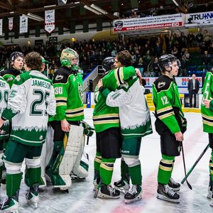 Image post by @paraidershockey on Instagram