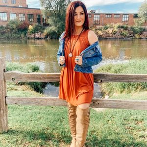 Image post by @shopfillyflair on Instagram
