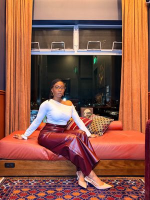 Image post by @dymonemoni on Instagram