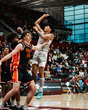 Image post by @santaclarahoops on Instagram