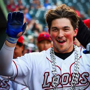 Image post by @greatlakesloons on Instagram