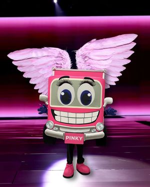 Image post by @pieceofcakemoving on Instagram