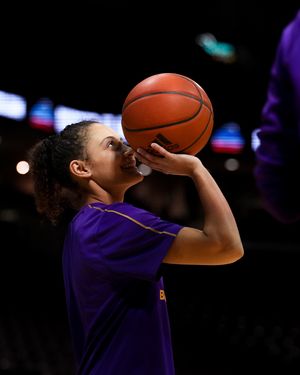 Image post by @uni_wbb on Instagram