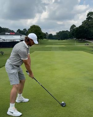 Image post by @taylormade_golf_japan on Instagram