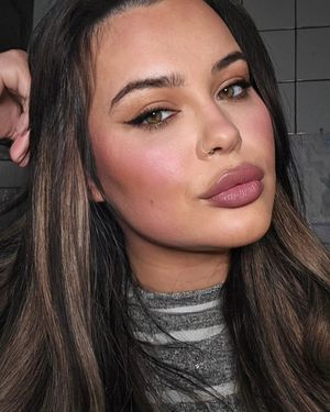 Image post by @naomilouisemakeup on Instagram