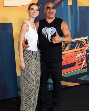 Image post by @extratv on Instagram