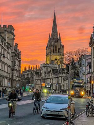 Image post by @oxford_uni on Instagram