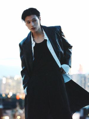 Image post by @esquire.korea on Instagram