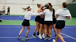 Image post by @iowa_tennis on Twitter