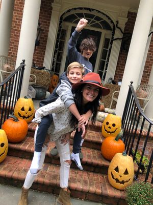 Image post by @Angie_Harmon on Twitter