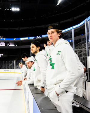 Image post by @undmhockey on Instagram