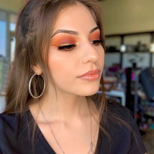 Image post by @blinkingbeaute on Instagram