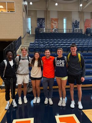 Image post by @hopecollegetrack on Facebook