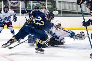 Image post by @navymenshockey on Instagram